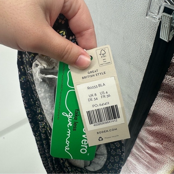 NEW Boden Jersey Mini Skirt Black Diamond Stud Floral Print Size 4 - Picture 4 of 7